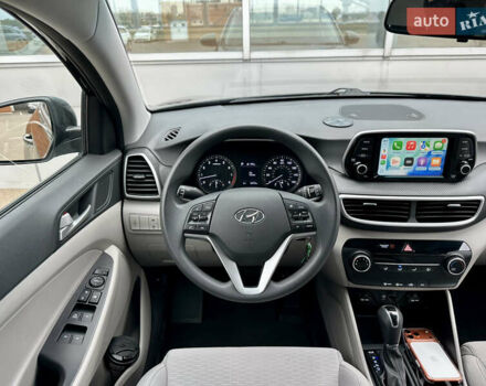 Черный Хендай Туксон, объемом двигателя 2 л и пробегом 48 тыс. км за 20490 $, фото 48 на Automoto.ua