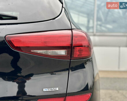 Черный Хендай Туксон, объемом двигателя 2 л и пробегом 47 тыс. км за 20990 $, фото 17 на Automoto.ua