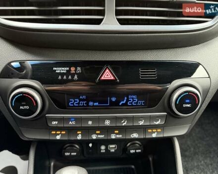 Черный Хендай Туксон, объемом двигателя 2 л и пробегом 98 тыс. км за 25900 $, фото 53 на Automoto.ua