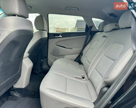 Черный Хендай Туксон, объемом двигателя 2 л и пробегом 47 тыс. км за 20990 $, фото 29 на Automoto.ua