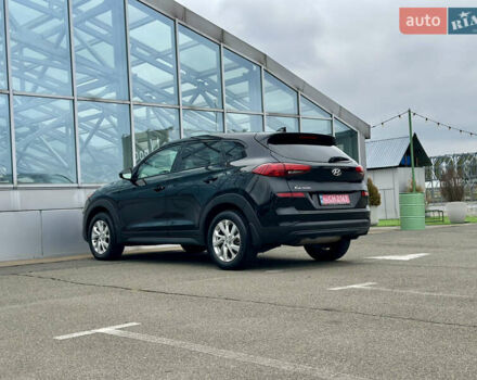 Черный Хендай Туксон, объемом двигателя 2 л и пробегом 48 тыс. км за 20490 $, фото 12 на Automoto.ua