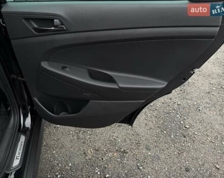 Черный Хендай Туксон, объемом двигателя 2 л и пробегом 98 тыс. км за 25900 $, фото 40 на Automoto.ua