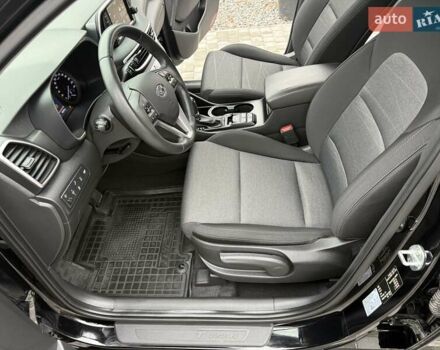 Черный Хендай Туксон, объемом двигателя 2 л и пробегом 55 тыс. км за 22300 $, фото 31 на Automoto.ua