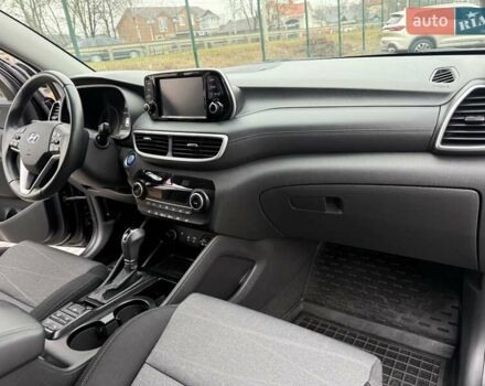 Черный Хендай Туксон, объемом двигателя 2 л и пробегом 55 тыс. км за 22300 $, фото 48 на Automoto.ua