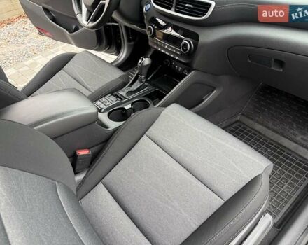 Черный Хендай Туксон, объемом двигателя 2 л и пробегом 55 тыс. км за 22300 $, фото 45 на Automoto.ua