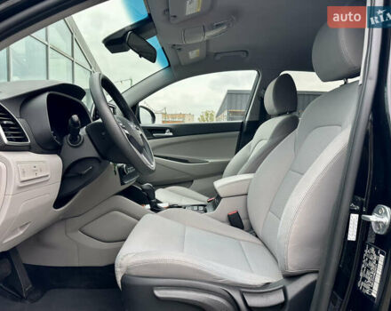 Черный Хендай Туксон, объемом двигателя 2 л и пробегом 48 тыс. км за 20490 $, фото 26 на Automoto.ua