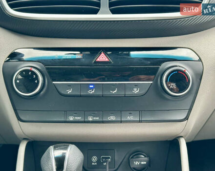 Черный Хендай Туксон, объемом двигателя 2 л и пробегом 47 тыс. км за 20990 $, фото 45 на Automoto.ua