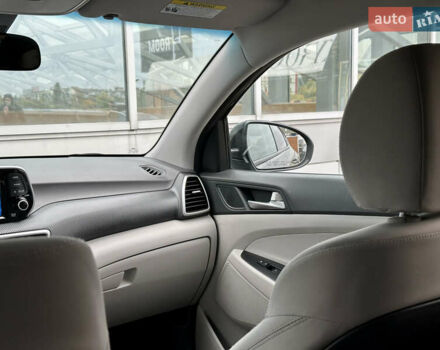 Черный Хендай Туксон, объемом двигателя 2 л и пробегом 48 тыс. км за 20490 $, фото 41 на Automoto.ua