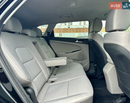 Черный Хендай Туксон, объемом двигателя 2 л и пробегом 48 тыс. км за 20490 $, фото 33 на Automoto.ua