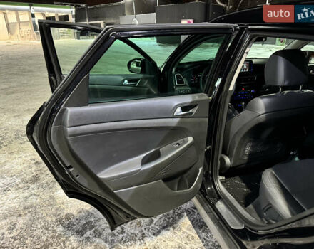 Черный Хендай Туксон, объемом двигателя 2 л и пробегом 86 тыс. км за 31000 $, фото 11 на Automoto.ua