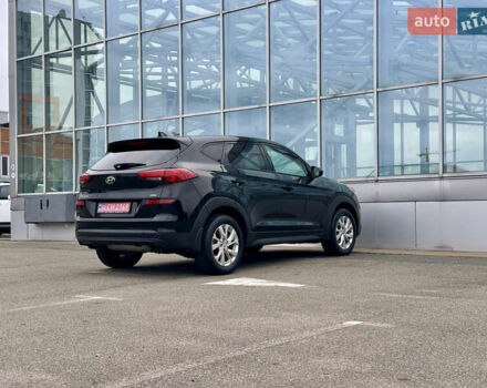 Черный Хендай Туксон, объемом двигателя 2 л и пробегом 48 тыс. км за 20490 $, фото 18 на Automoto.ua