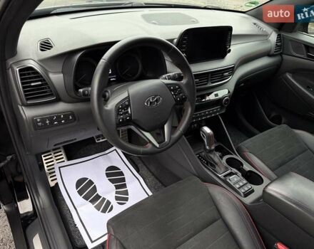Черный Хендай Туксон, объемом двигателя 2 л и пробегом 98 тыс. км за 25900 $, фото 22 на Automoto.ua