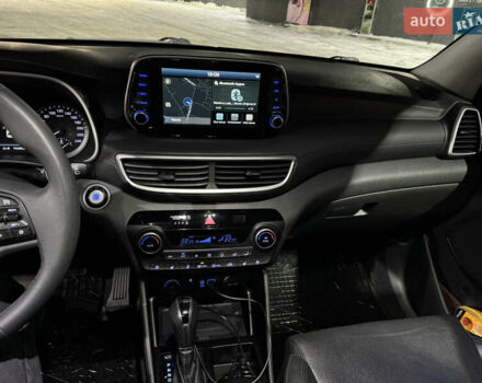 Черный Хендай Туксон, объемом двигателя 2 л и пробегом 86 тыс. км за 31000 $, фото 15 на Automoto.ua