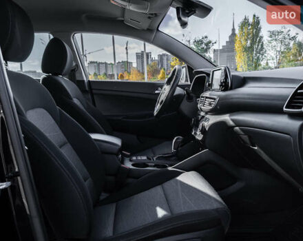 Черный Хендай Туксон, объемом двигателя 2 л и пробегом 88 тыс. км за 23000 $, фото 22 на Automoto.ua
