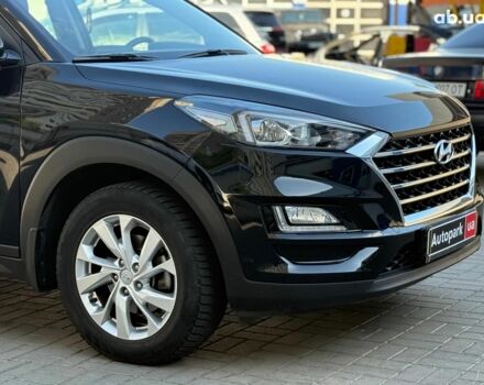 Черный Хендай Туксон, объемом двигателя 2 л и пробегом 54 тыс. км за 24490 $, фото 3 на Automoto.ua