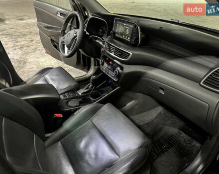 Черный Хендай Туксон, объемом двигателя 2 л и пробегом 86 тыс. км за 31000 $, фото 16 на Automoto.ua