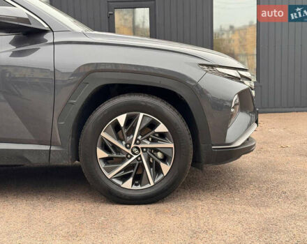 Черный Хендай Туксон, объемом двигателя 2 л и пробегом 107 тыс. км за 28900 $, фото 2 на Automoto.ua