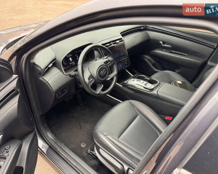 Черный Хендай Туксон, объемом двигателя 2 л и пробегом 107 тыс. км за 28900 $, фото 5 на Automoto.ua