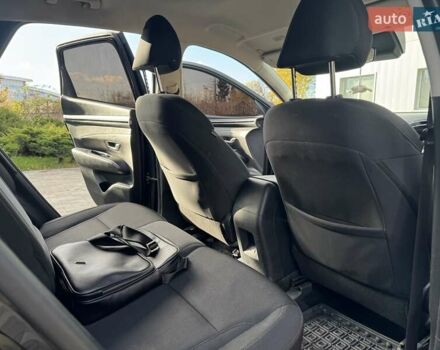 Черный Хендай Туксон, объемом двигателя 2 л и пробегом 131 тыс. км за 23500 $, фото 6 на Automoto.ua