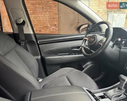 Черный Хендай Туксон, объемом двигателя 2 л и пробегом 131 тыс. км за 23500 $, фото 9 на Automoto.ua