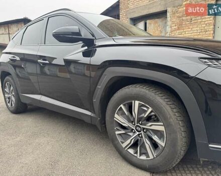 Черный Хендай Туксон, объемом двигателя 2 л и пробегом 131 тыс. км за 23500 $, фото 3 на Automoto.ua