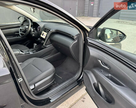 Черный Хендай Туксон, объемом двигателя 2.5 л и пробегом 48 тыс. км за 24000 $, фото 8 на Automoto.ua