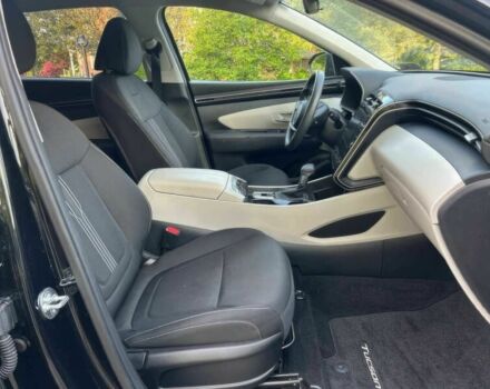 Хендай Туксон 2024 у Рівному на Automoto.ua Чорний Хендай Туксон, об'ємом двигуна 2.5 л та пробігом 17 тис. км за 17400 $, фото 6 на Automoto.ua