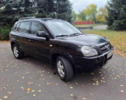 Черный Хендай Туксон, объемом двигателя 2 л и пробегом 280 тыс. км за 3250 $, фото 1 на Automoto.ua