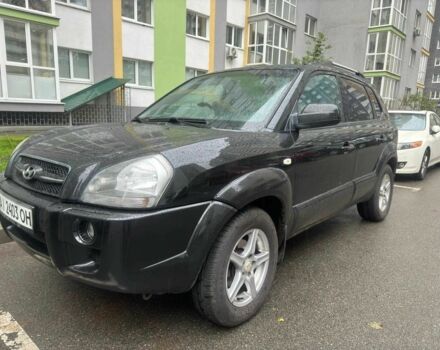Чорний Хендай Туксон, об'ємом двигуна 2 л та пробігом 260 тис. км за 2710 $, фото 1 на Automoto.ua