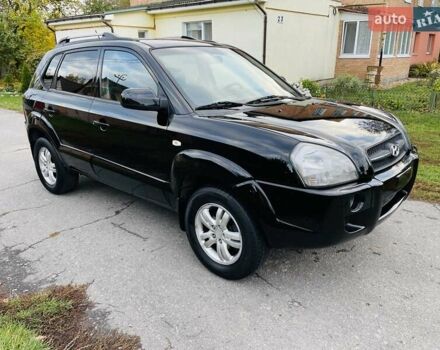 Хендай Туксон 2005 у Хороле на Automoto.ua Чорний Хендай Туксон, об'ємом двигуна 2 л та пробігом 163 тис. км за 7700 $, фото 1 на Automoto.ua