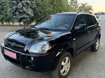 Хендай Туксон 2005 у Вознесенске на Automoto.ua Чорний Хендай Туксон, об'ємом двигуна 1.98 л та пробігом 144 тис. км за 7500 $, фото 1 на Automoto.ua