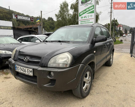 Чорний Хендай Туксон, об'ємом двигуна 2 л та пробігом 211 тис. км за 4500 $, фото 1 на Automoto.ua