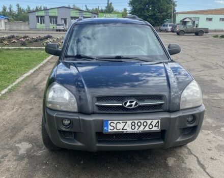 Черный Хендай Туксон, объемом двигателя 2 л и пробегом 277 тыс. км за 3200 $, фото 1 на Automoto.ua
