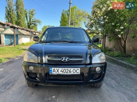 Хендай Туксон 2005 у Харкові на Automoto.ua Чорний Хендай Туксон, об'ємом двигуна 2 л та пробігом 232 тис. км за 6900 $, фото 1 на Automoto.ua