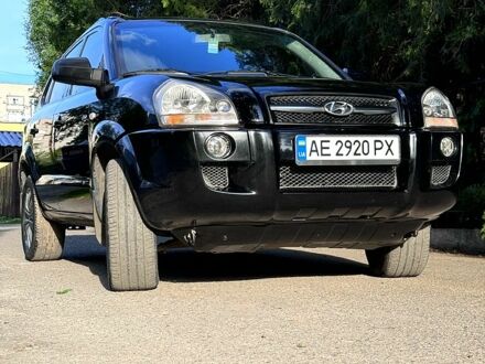 Хендай Туксон 2005 в Новомосковске на Automoto.ua Черный Хендай Туксон, объемом двигателя 2 л и пробегом 255 тыс. км за 7199 $, фото 1 на Automoto.ua