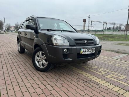Чорний Хендай Туксон, об'ємом двигуна 2 л та пробігом 220 тис. км за 7200 $, фото 1 на Automoto.ua