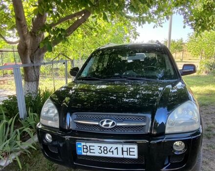 Черный Хендай Туксон, объемом двигателя 2 л и пробегом 194 тыс. км за 8500 $, фото 1 на Automoto.ua