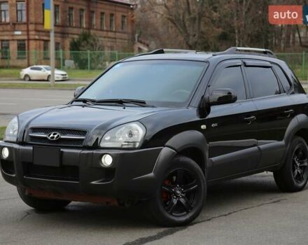 Черный Хендай Туксон, объемом двигателя 2.66 л и пробегом 217 тыс. км за 8600 $, фото 1 на Automoto.ua