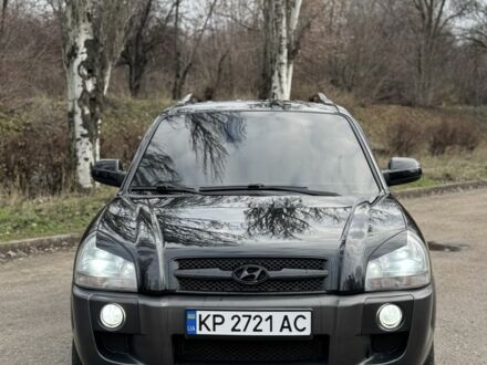 Чорний Хендай Туксон, об'ємом двигуна 2 л та пробігом 211 тис. км за 8900 $, фото 1 на Automoto.ua