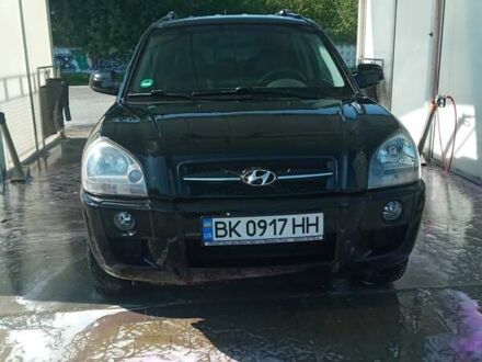 Хендай Туксон 2006 у Дубно на Automoto.ua Чорний Хендай Туксон, об'ємом двигуна 1.98 л та пробігом 225 тис. км за 7500 $, фото 1 на Automoto.ua