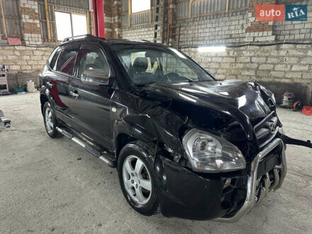 Чорний Хендай Туксон, об'ємом двигуна 2 л та пробігом 252 тис. км за 3000 $, фото 1 на Automoto.ua