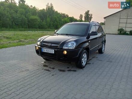 Хендай Туксон 2006 в Староконстантинов на Automoto.ua Черный Хендай Туксон, объемом двигателя 1.99 л и пробегом 350 тыс. км за 5600 $, фото 1 на Automoto.ua