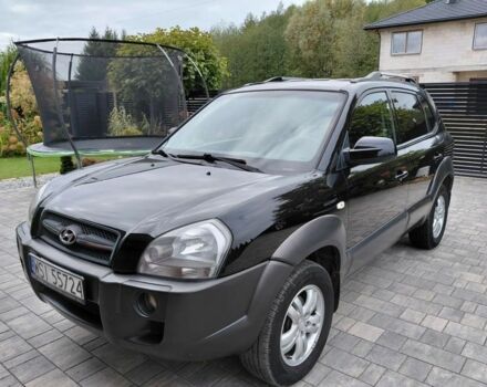 Черный Хендай Туксон, объемом двигателя 2 л и пробегом 298 тыс. км за 2200 $, фото 1 на Automoto.ua