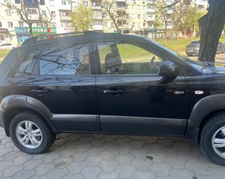 Чорний Хендай Туксон, об'ємом двигуна 2 л та пробігом 300 тис. км за 6800 $, фото 1 на Automoto.ua