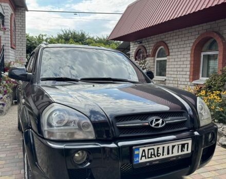 Черный Хендай Туксон, объемом двигателя 2 л и пробегом 275 тыс. км за 9500 $, фото 1 на Automoto.ua