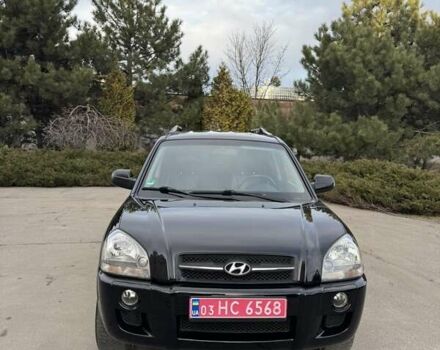 Чорний Хендай Туксон, об'ємом двигуна 2 л та пробігом 215 тис. км за 7550 $, фото 1 на Automoto.ua