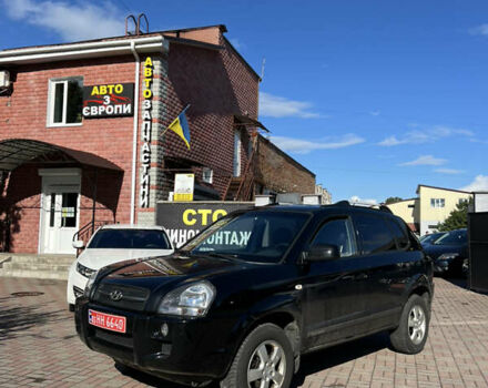 Чорний Хендай Туксон, об'ємом двигуна 2 л та пробігом 229 тис. км за 8400 $, фото 1 на Automoto.ua