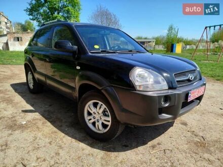Хендай Туксон 2007 у Рівному на Automoto.ua Чорний Хендай Туксон, об'ємом двигуна 2 л та пробігом 231 тис. км за 7700 $, фото 1 на Automoto.ua