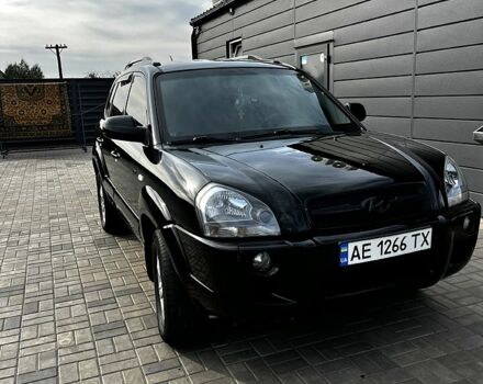 Чорний Хендай Туксон, об'ємом двигуна 2 л та пробігом 240 тис. км за 8600 $, фото 1 на Automoto.ua