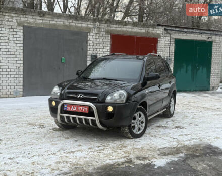 Чорний Хендай Туксон, об'ємом двигуна 2 л та пробігом 221 тис. км за 8400 $, фото 1 на Automoto.ua